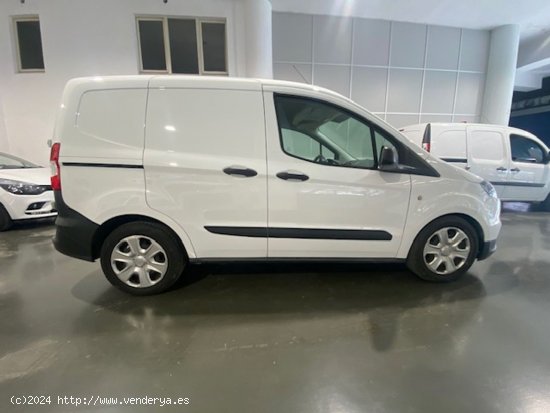 Ford Transit Courier 1.5TDCi Trend 75cv - GARANTIA MECANICA - Barcelona