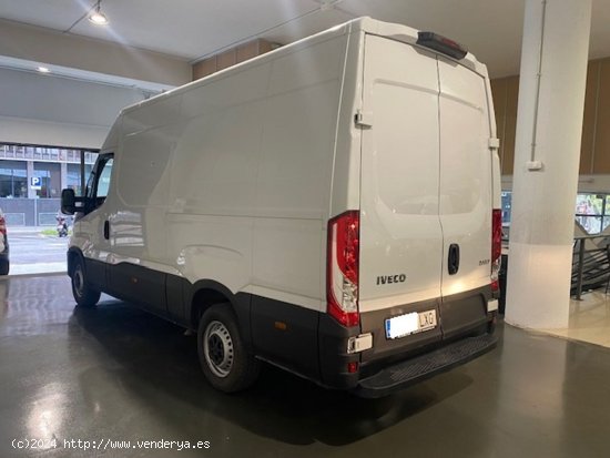 Iveco Daily Furgón 35S16 V 3520L H2 12.0 160cv - GARANTIA MECANICA - Barcelona