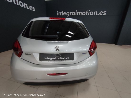 Peugeot 208 5P ACTIVE 1.2L PureTech 82 - A Grela