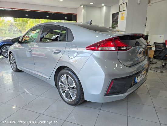 Hyundai IONIQ 1.6 GDI PHEV Klass DT 5p. - Madrid