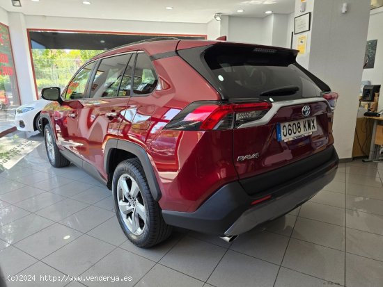 Toyota Rav4 220 H Luxury 2WD - Madrid