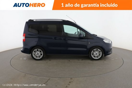 Ford Tourneo Courier 1.0 EcoBoost Titanium - 