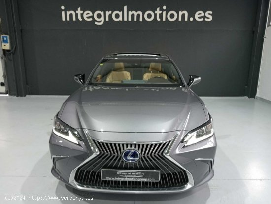 Lexus ES 2.5 300h Executive - 