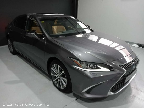 Lexus ES 2.5 300h Executive - 