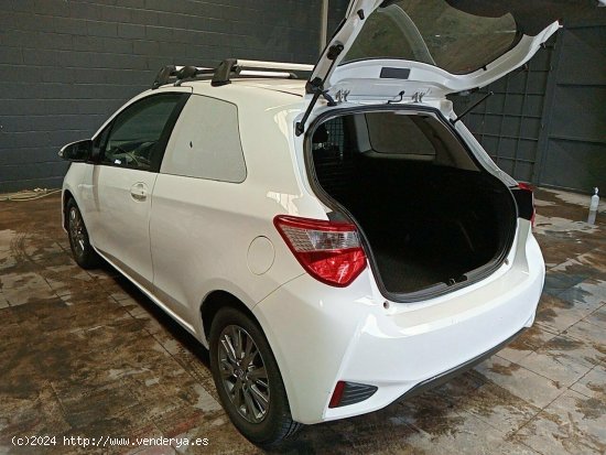 Toyota Yaris MY-20 72CV - 