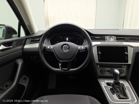 Volkswagen Passat Variant 1.6 TDI Trendline DSG-7 - 