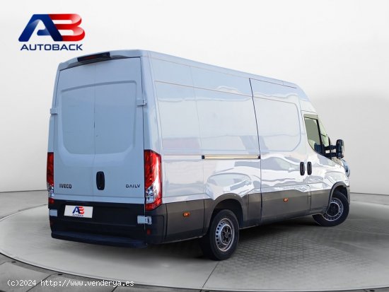 Iveco Daily 2.3 TD 35S 16 V 3520L/H2 12 M3 - Navalcarnero