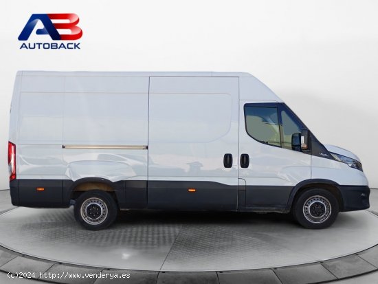 Iveco Daily 2.3 TD 35S 16 V 3520L/H2 12 M3 - Navalcarnero