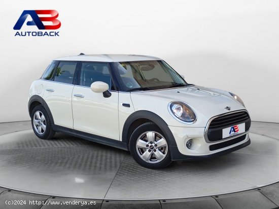 MINI Cooper ONE 5 PUERTAS - Navalcarnero