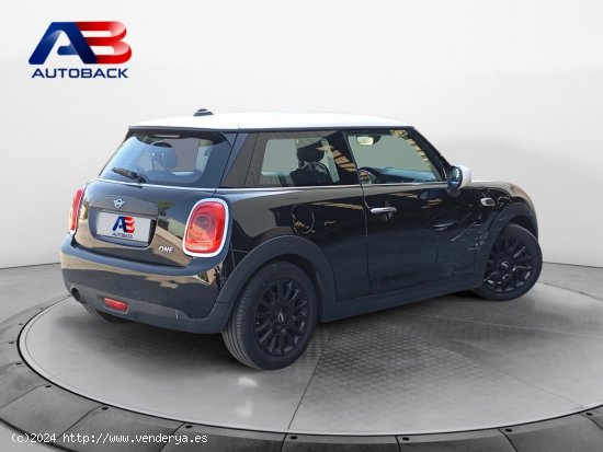 MINI Cooper ONE 5 PUERTAS - Navalcarnero