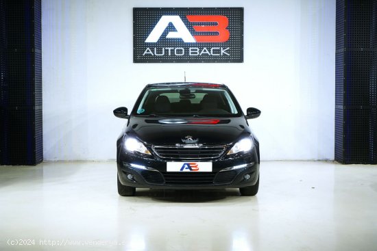 Peugeot 308 5p Style 1.2 PureTech 96KW (130CV) S&S - Navalcarnero