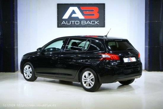 Peugeot 308 5p Style 1.2 PureTech 96KW (130CV) S&S - Navalcarnero