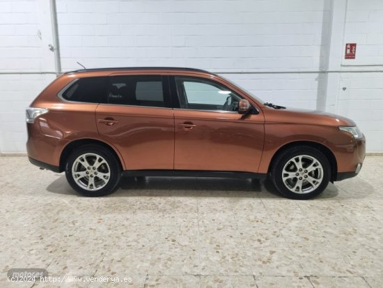 Mitsubishi Outlander 4x4 7 plazas de 2014 con 158.000 Km por 12.800 EUR. en Sevilla