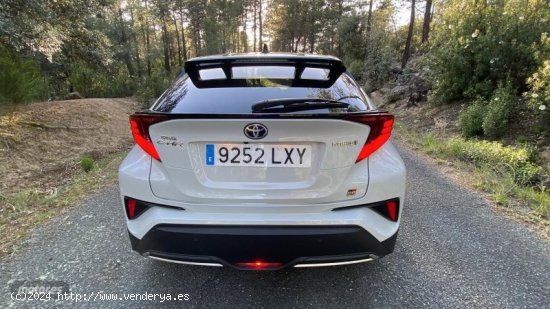 Toyota C-HR 2.0 220PH Premiere Edition GR Sport de 2022 con 68.000 Km por 28.300 EUR. en Avila