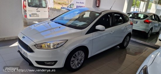  Ford Focus 1.5 TDCI 95CV de 2015 con 175.000 Km por 9.500 EUR. en Caceres 