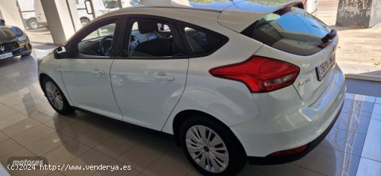 Ford Focus 1.5 TDCI 95CV de 2015 con 175.000 Km por 9.500 EUR. en Caceres