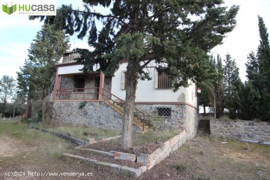 ¡OLIAS DEL REY - 2 FINCAS, CHALET INDEPENDIENTE Y PISCINA CON JARDIN EN PARCELA TOTAL DE 2.143 m2 !