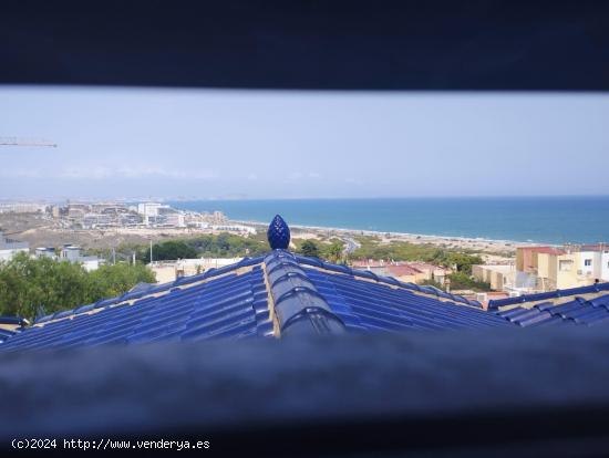 Bungalow en Alquiler en Gran Alacant con Piscina Comunitaria y Jardín junto al mar - ALICANTE