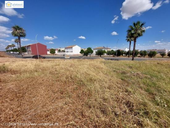  Terreno urbano  y comercial en Jardines de Gerena - SEVILLA 