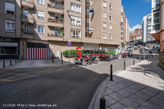  Alquiler de garaje en la calle San Fernando en la Plaza de las Cervezas. - CANTABRIA 