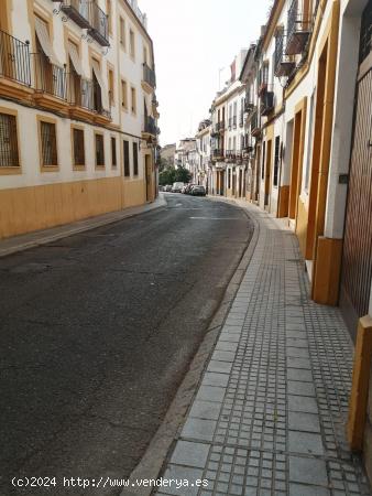 LOCAL EN ZONA SAN FERNANDO Y CALLE LA FERIA - CORDOBA