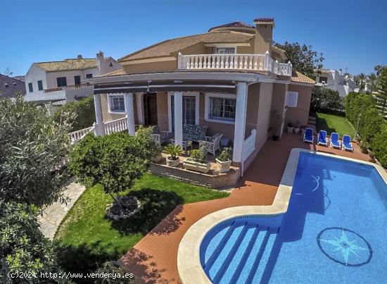 Villa en la Playa de la Mata - ALICANTE