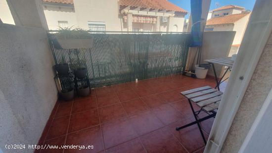 BUNGALOW PLANTA ALTA CON PARKING Y PISCINA. PLAYA FLAMENCA - ALICANTE