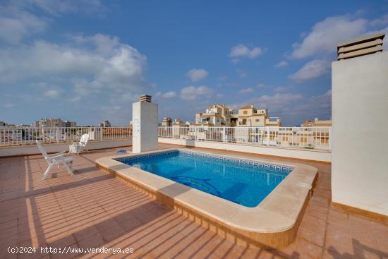 Venta de apartamento moderno en Nueva Torrevieja con piscina comunitaria - ALICANTE