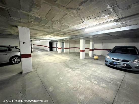 PLAZAS DE PARKING Y PLAZAS CON TRASTERO INCLUIDO - ALICANTE