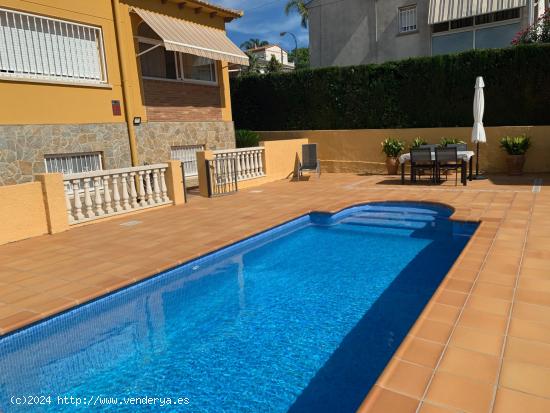 PRECIOSO CHALET INDEPENDIENTE CON PISCINA EN EL OASIS - TARRAGONA