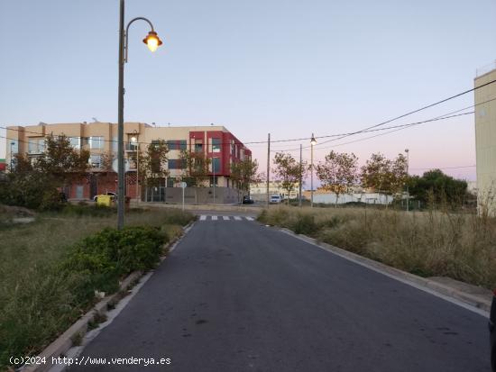 SOLAR para continuar la construcción de tu propia casa o finca - VALENCIA