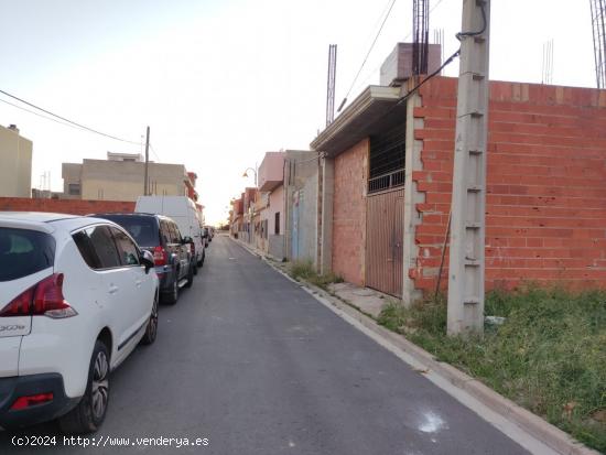 SOLAR para continuar la construcción de tu propia casa o finca - VALENCIA