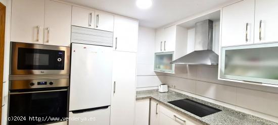 SE VENDE AMPLIO PISO DE 4 DORMITORIOS Y GARAJE EN RINDON DE LOIX BENIDORM - ALICANTE