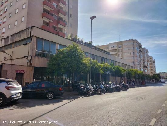 Local comercial en venta de procedencia bancaria - CADIZ