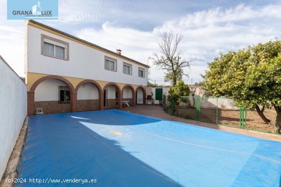 Dos casas en parcela de 724m con huerto y piscina - GRANADA