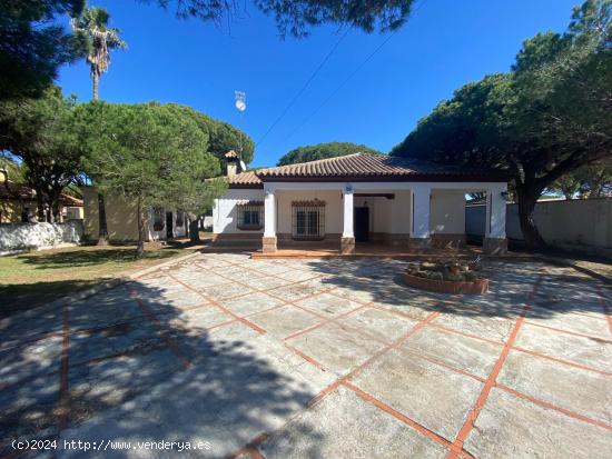 CHALET INDEPENDIENTE EN LA BARROSA - CADIZ