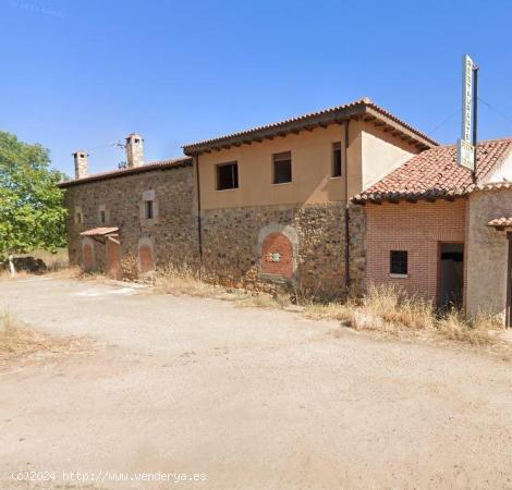 CASA DE PIEDRA CON JARDIN EN ALIJA DEL INFANTADO - LEON