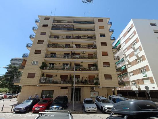  UN PISO AMPLIO CON TERRAZA  EN VALLELLANO - CORDOBA 