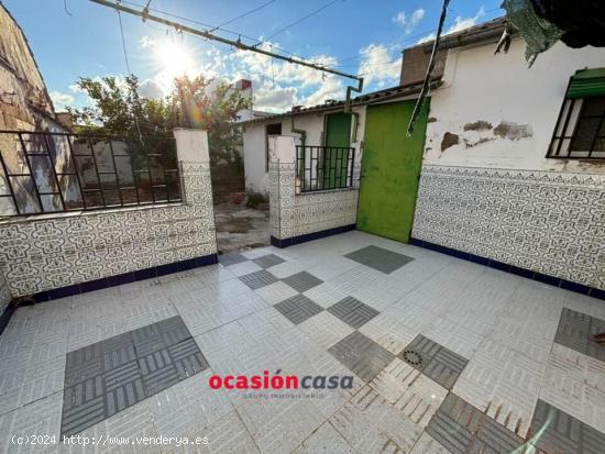 CASA CON TEJADO NUEVO A LA VENTA - CORDOBA