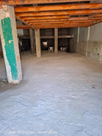 Se vende local comercial con posibilidad de cambio de uso. - MALAGA