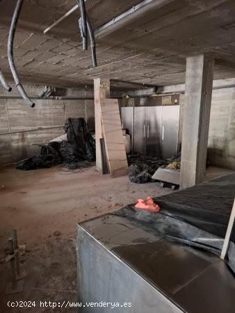 Se vende local comercial con posibilidad de cambio de uso. - MALAGA