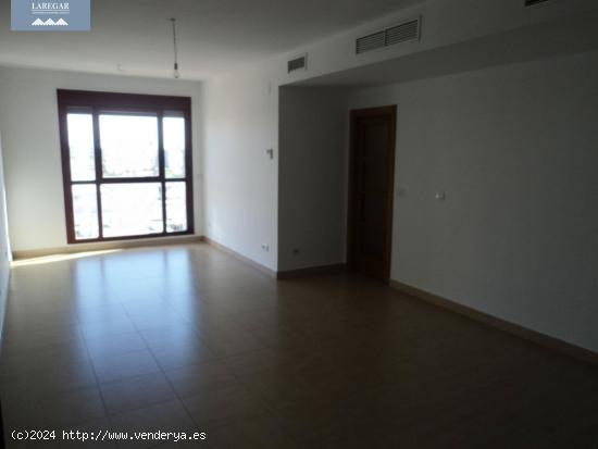 Piso en Residencial Palmera con garaje y trastero - SEVILLA