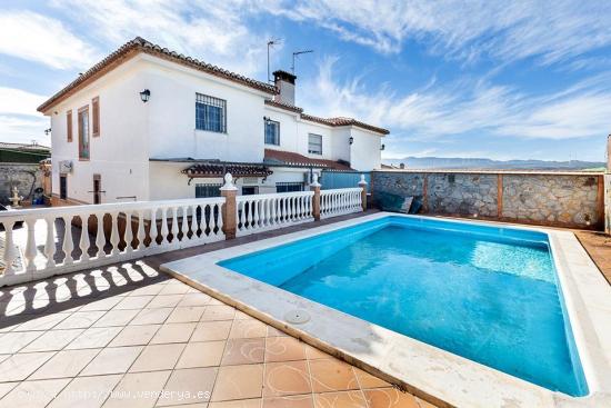 Casa con piscina en Padul. - GRANADA