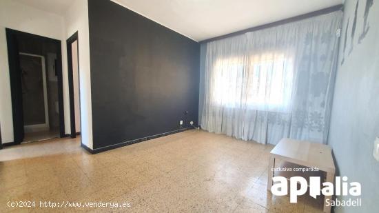 PISO DE 4 HABITACIONES, EN LA CREU DE BARBERÀ - BARCELONA