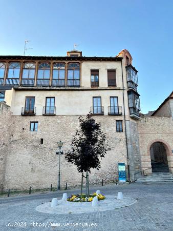 Vivienda en pleno centro de Segovia - SEGOVIA