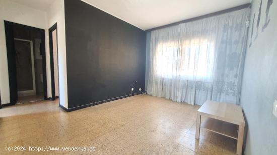 PISO DE 4 HABITACIONES EN LA CREU DE BARBERÀ - BARCELONA