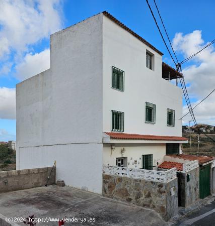 EDIFICIO CON TRES VIVIENDAS + ÁTICO - LAS PALMAS