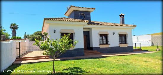  ALQUILER VACACIONAL GRAN CHALET EN PAGO DEL HUMO - CADIZ 