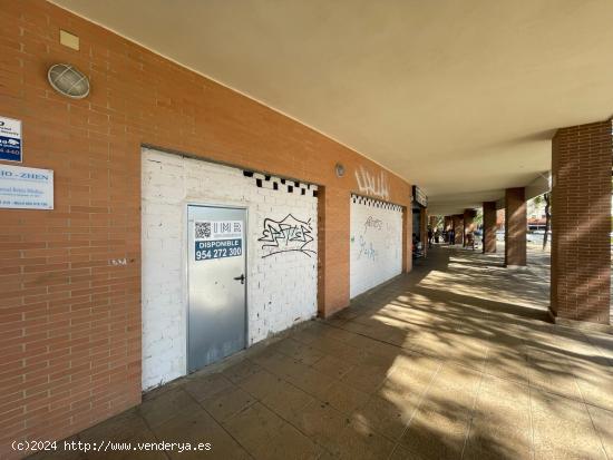 Local comercial con salida de humos en Edificio Galileo, en Sevilla Este. - SEVILLA