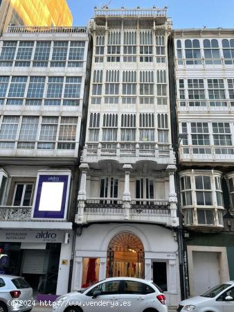 TECHOS ALTOS - EDIFICIO HISTÓRICO EN PLENO ENSANCHE. CALLE SAN ANDRES. 4 DORMITORIOS CON  TRASTERO 